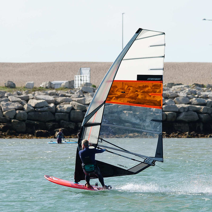 Vela de Windsurf X-Wing Y27 Tamaño 8.4 RRD 27XWG_H3_8_4